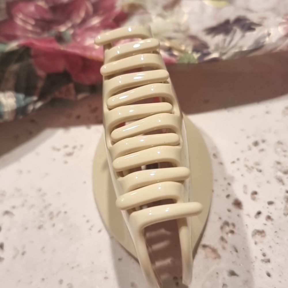 Floral Hair Clip - Cream and Red | NWOT - Picture 4 of 9